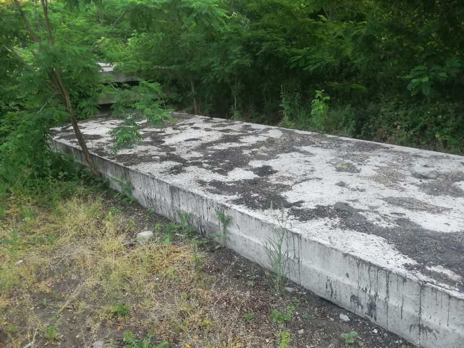 Продам плиты ПКЖ 12х3 (не БМЗ), ригель ЖБ 18 метров двускатный и ещё..