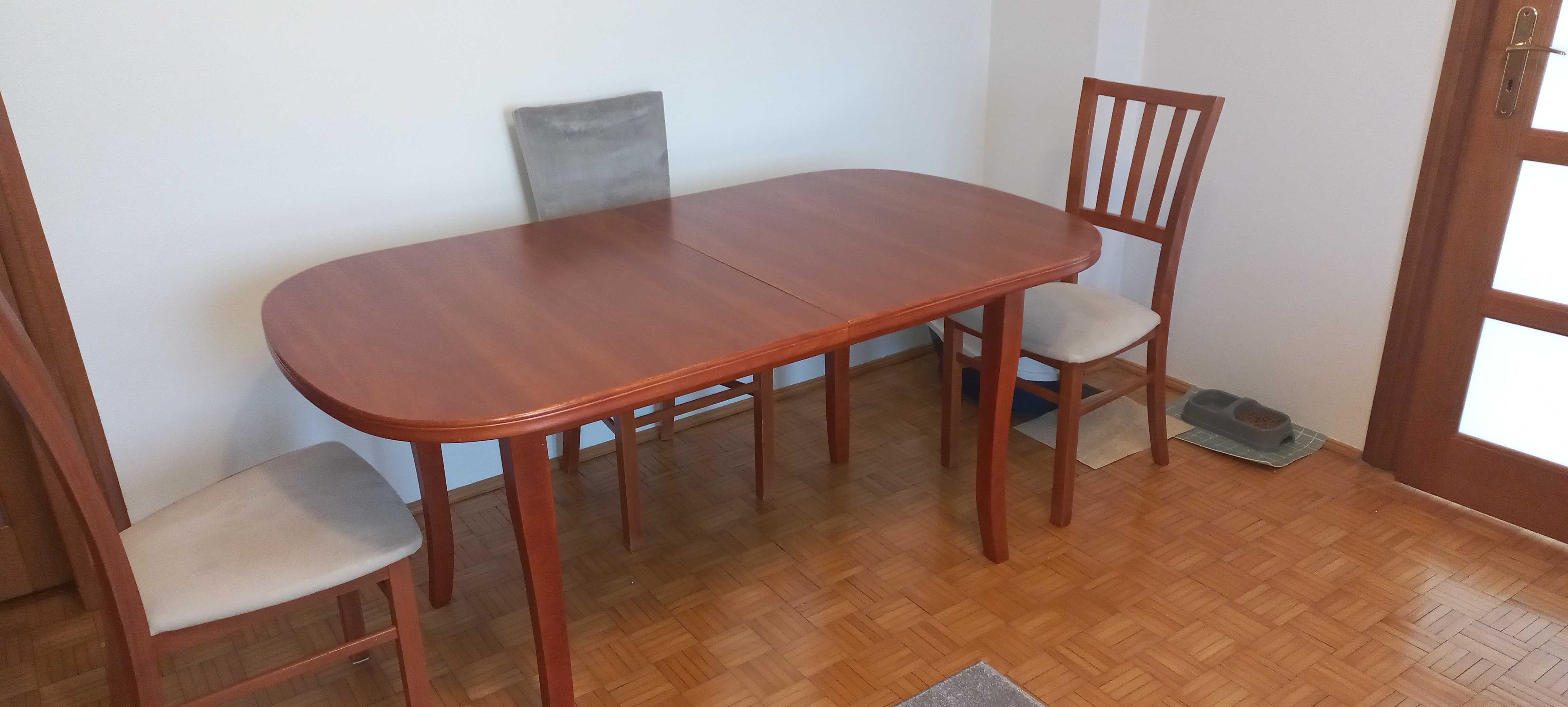 Stół pokojowy z 4 krzesłami