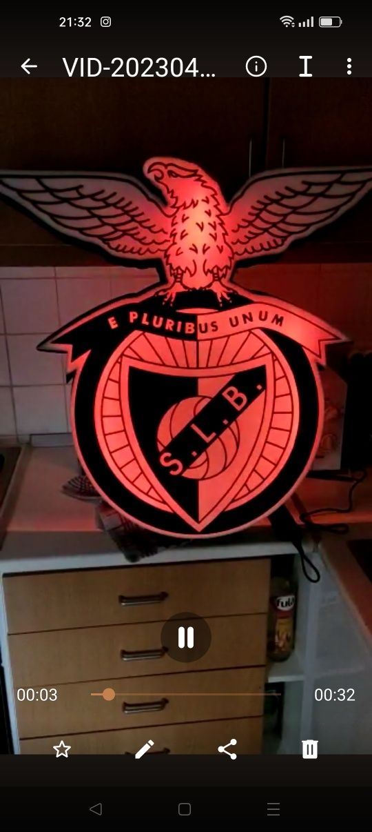 Vendo Símbolo do Benfica em acrílico e luz RGB