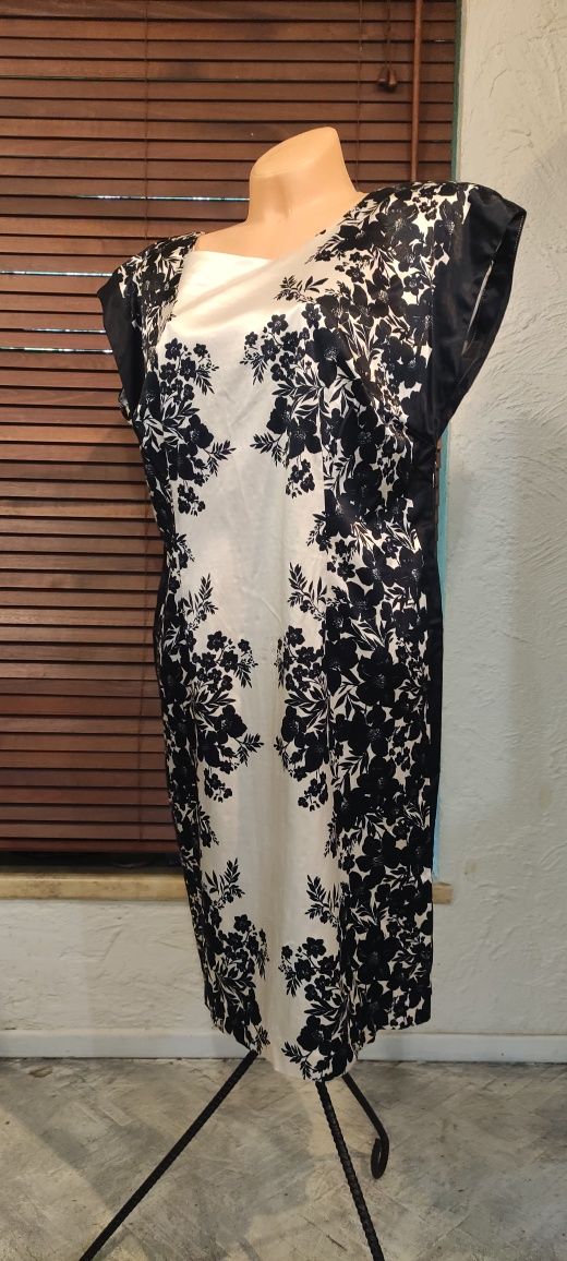 Sukienka XXXL wieczorowa XXXXL sukienka wizytowa 48 Metafora 48