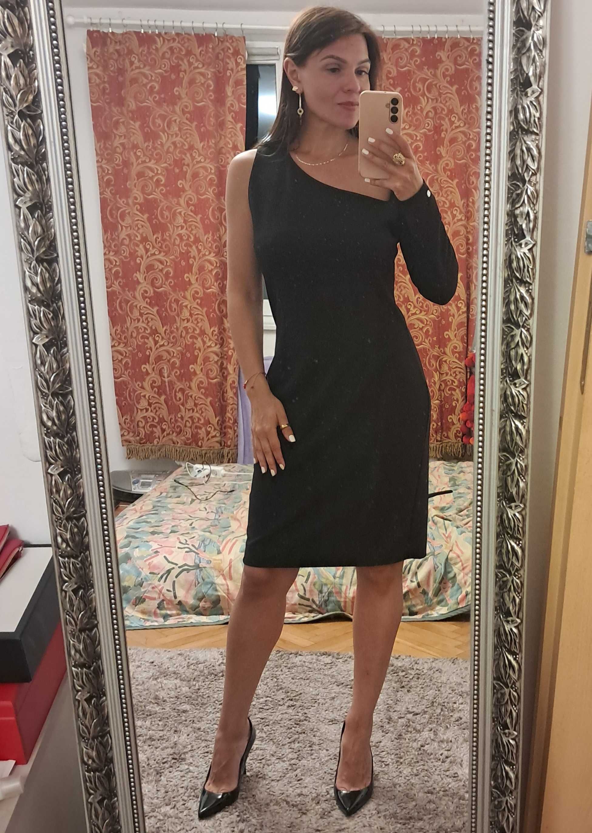 Krótka czarna elegancka sukienka Simple rozm. L