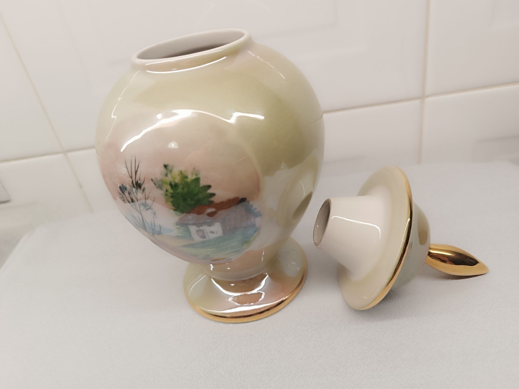 Pote Porcelana Antigo. RB Alcobaça. Numerada. Nova