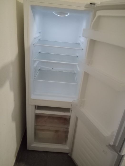 Frigorífico kunft 177l + maquina de lavar roupa