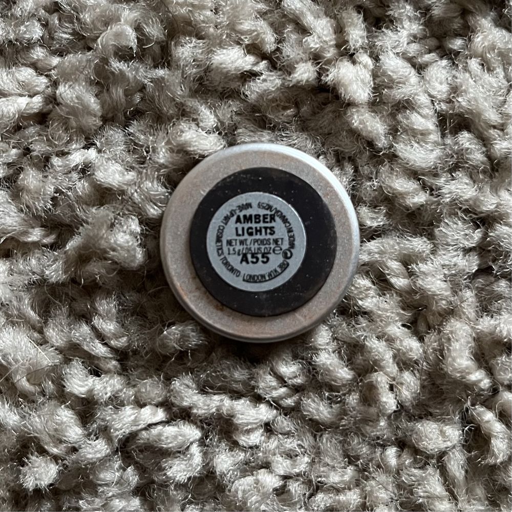 Mac Amber Lights cień do powiek cienie złoty