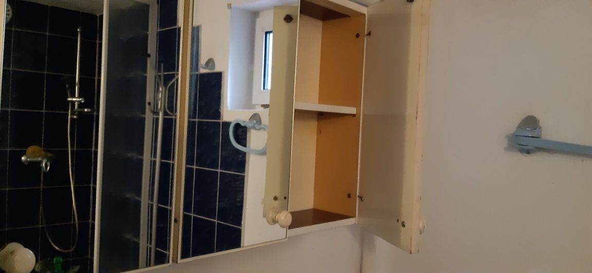Szafki  z lustrem 2szt wiszące