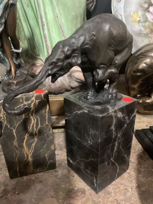 Escultura bronze elefante em base mármore com 22 cm