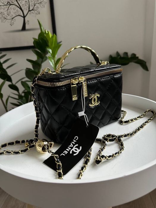 Сумка в стилі chanel