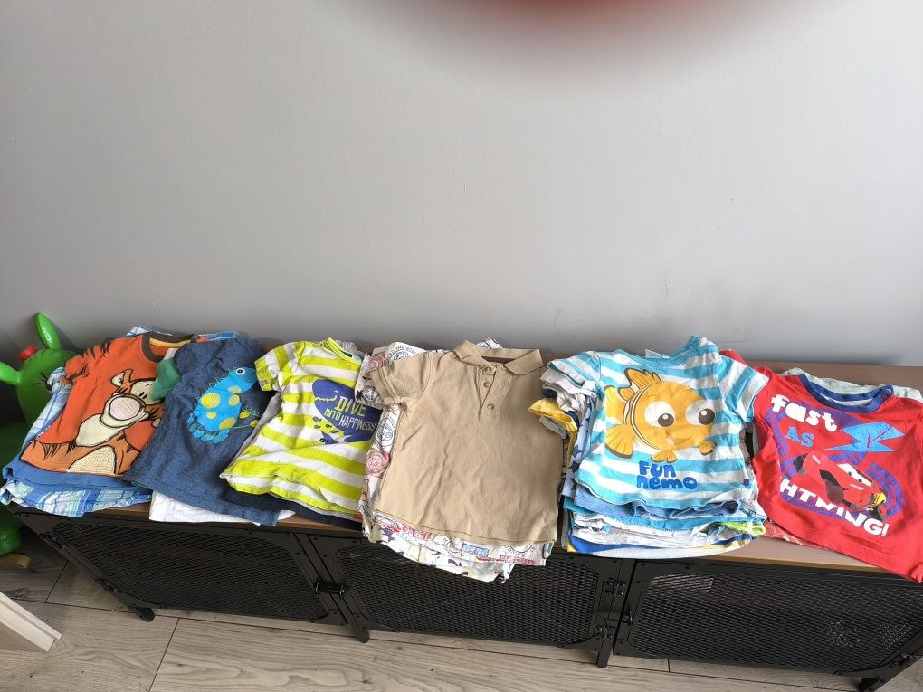Paka ubrań ,spodnie ,bluzki, koszulki, spodenki,sztuk 126