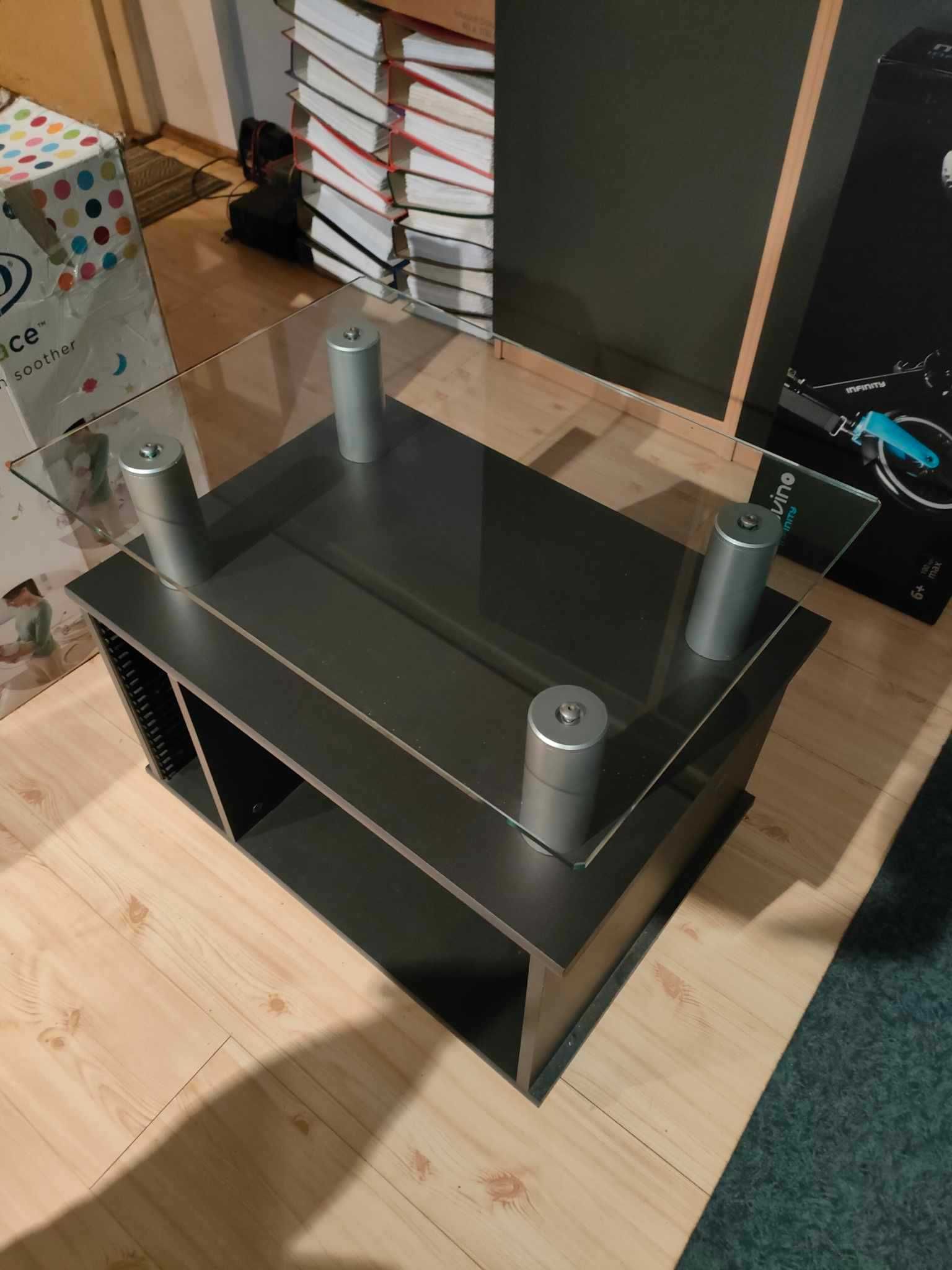 Stolik pod telewizor szkło