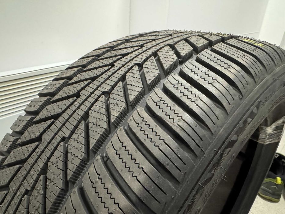 Hankook Winter i*cept ION IW01 235/45 R18 98 V XL, T0