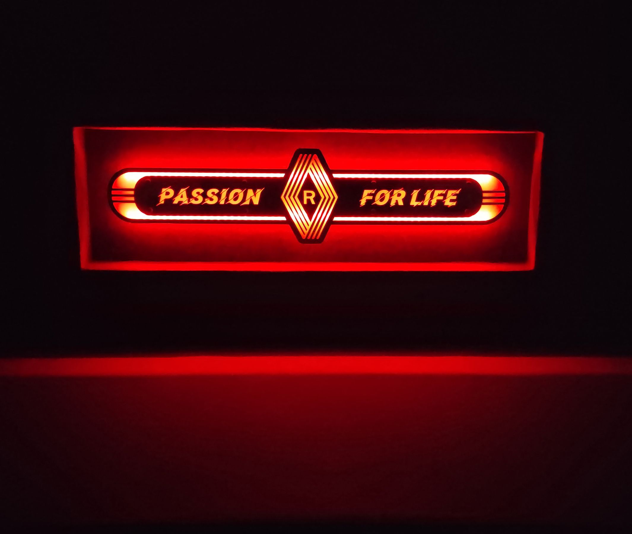 Renault Lustro LED  na tylną ścianę,Passion for Life R01-RED