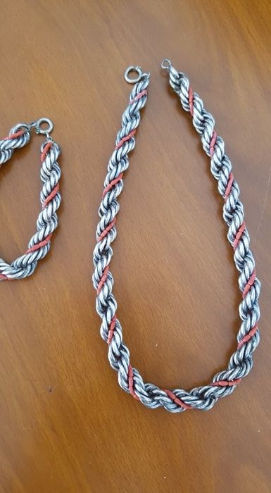 Colar e pulseira em prata e coral