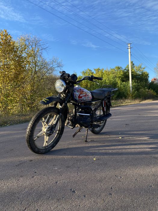 Мотоцикл Альфа на повному ходу , повністю справний.