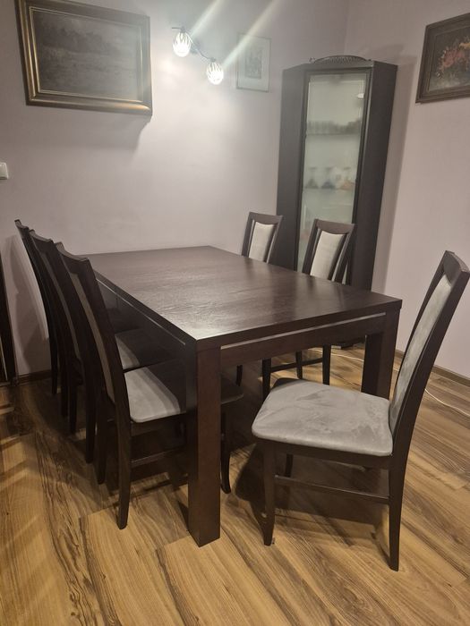 Stół rozkładany z 6 krzesłami (160 x 240 x 90)