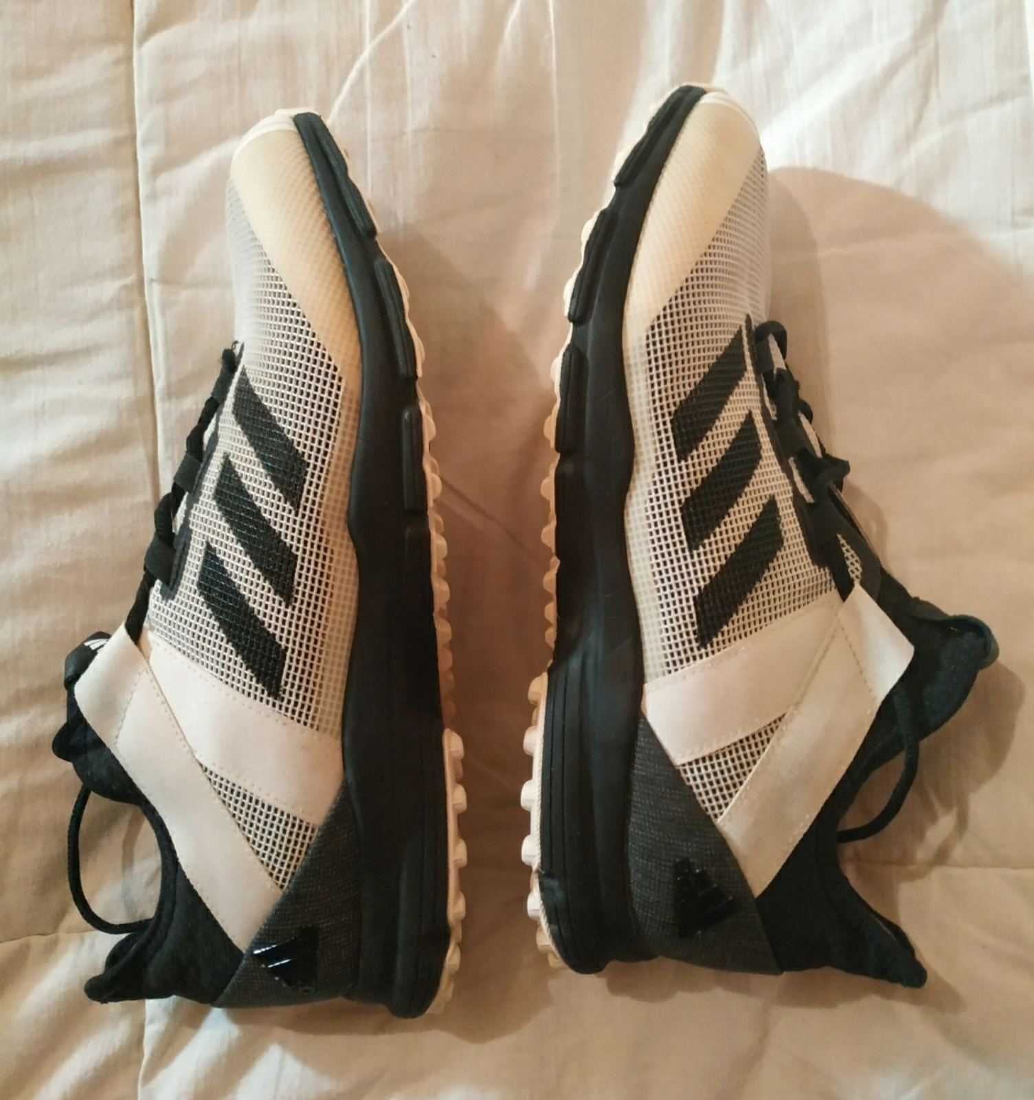 Кроссовки Adidas 46 размер,подошва SPRINTFRAME.