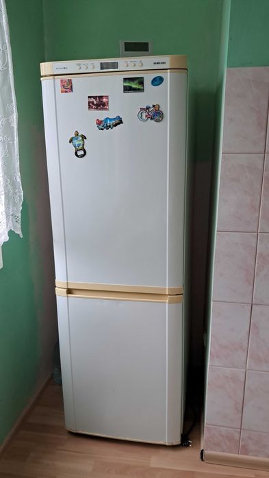 Холодильник  Samsung