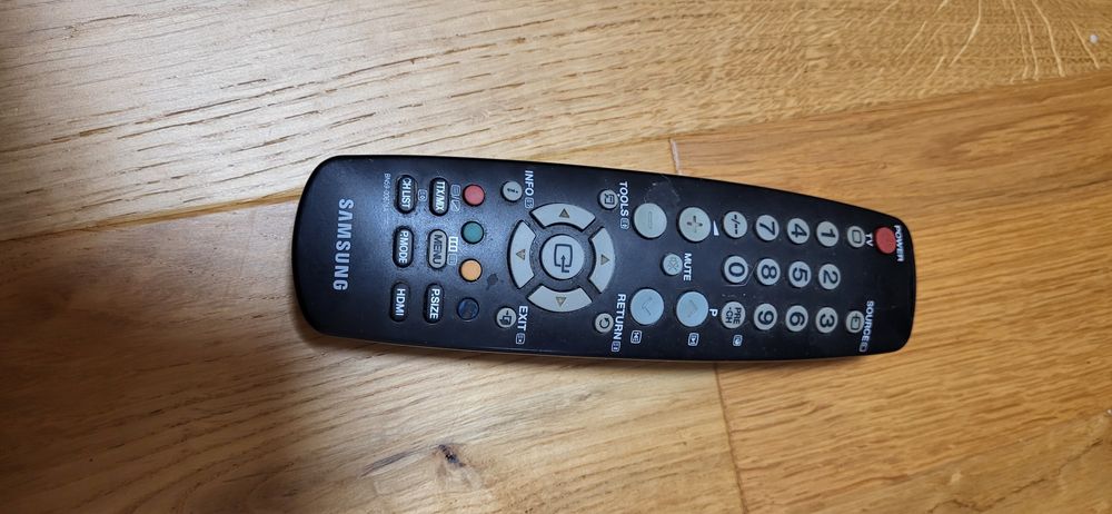 Pilot do telewizora samsung