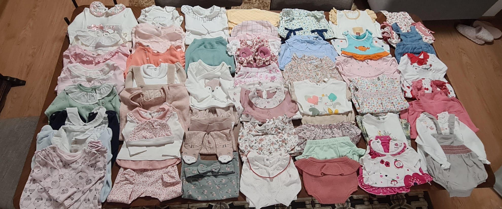 Roupa de menina dos 0 aos 6 meses