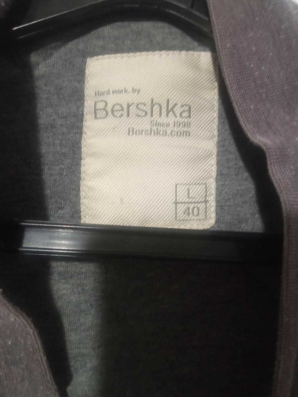 Продаю куртку Bershka Since  розмір L  бу.
