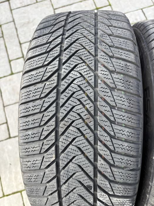 Продам резину зимову 225/45/17