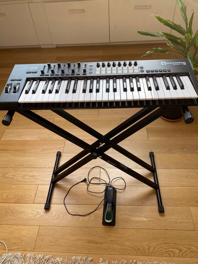 Kontroler Midi Novation Launchkay 49 Mk2