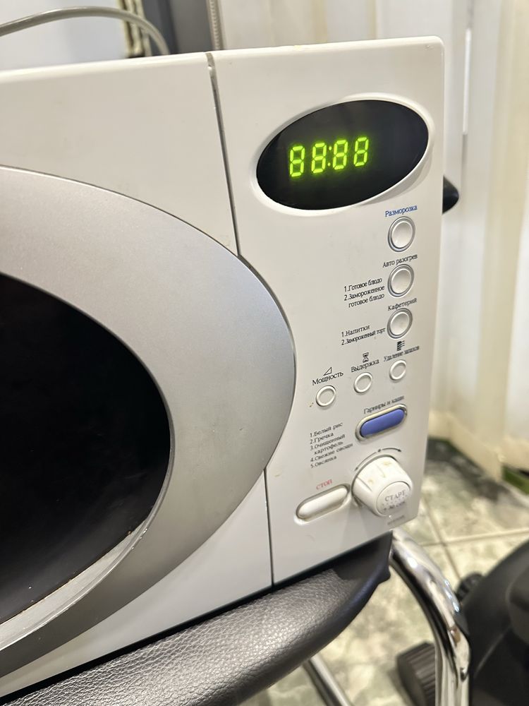 Микроволновка Samsung M187 GNR мікрохвильова піч