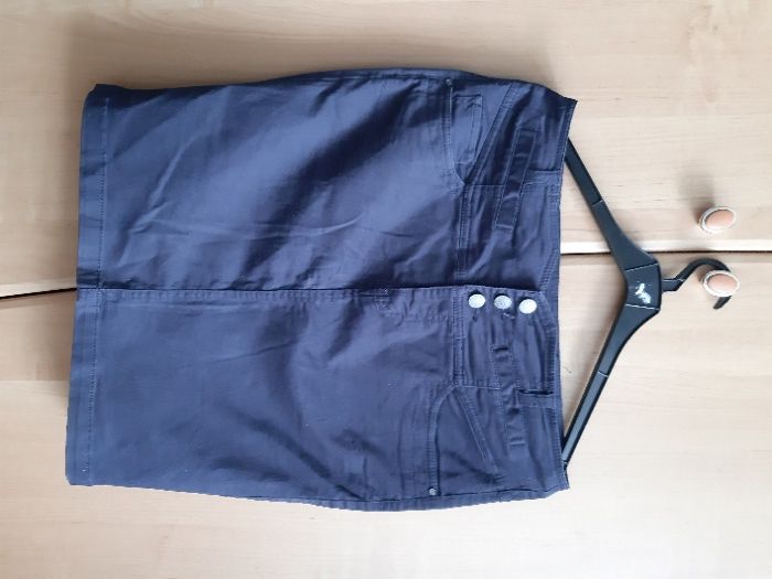 Синя спідниця House