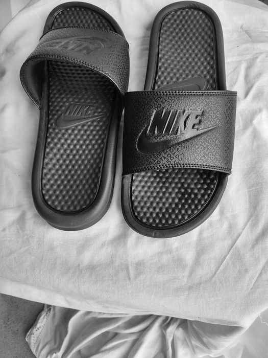 Klapki NIKE nr41 solidne