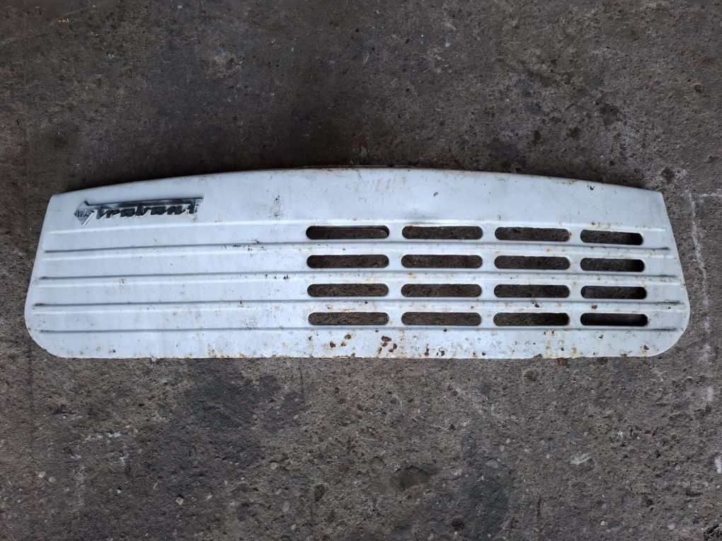 Grill, pas przedni, atrapa trabant