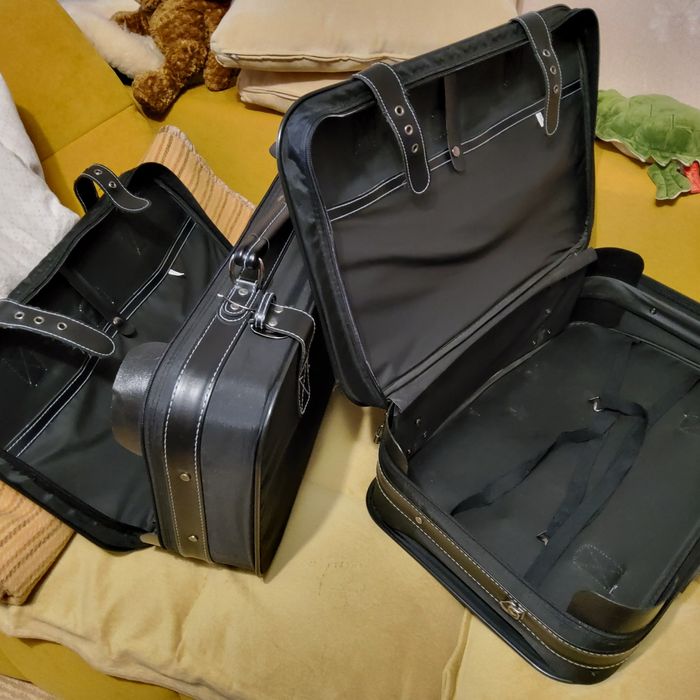 Чемодан ,вализа дорожня