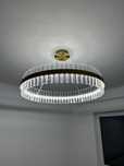 Piękny złoty żyrandol led z krysztłami 80 cm Vildevik