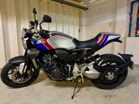 Honda CB  Honda CB1000R + Special Edition
