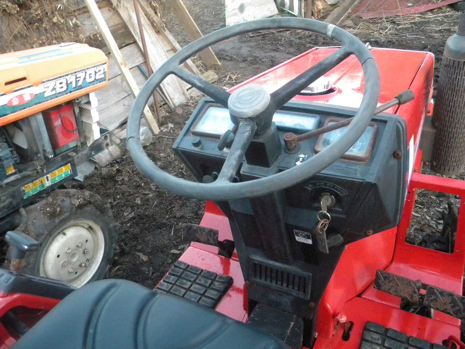 японский мініткрактор янмар ф 13