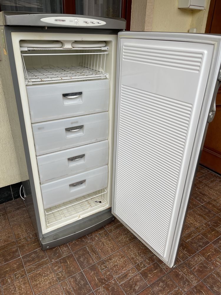 морозильна камера морозилка сіра gorenje