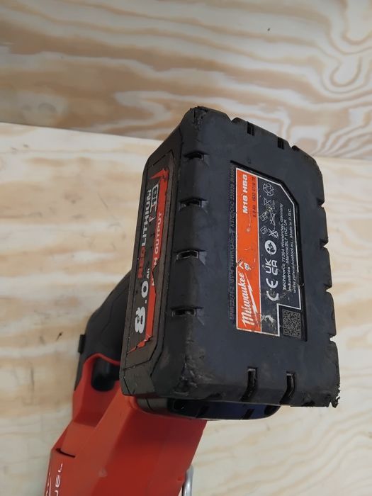 Milwaukee m18 ONEFSZ Piła szablasta z akumulatorem 8 Ah
