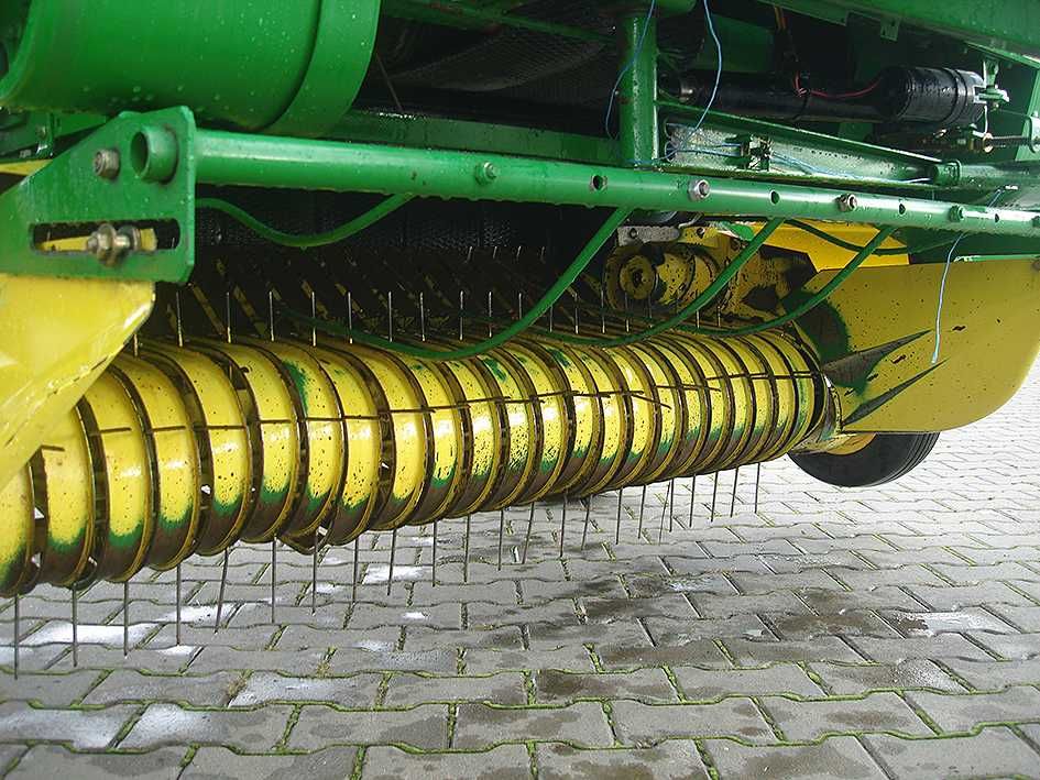 Пресс подборщик John Deere 570