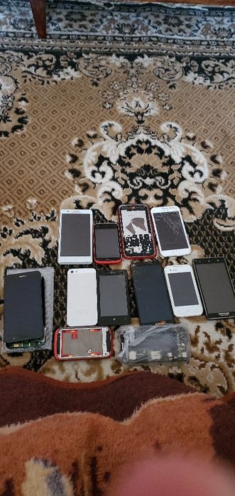 Лот смарфонів iphone