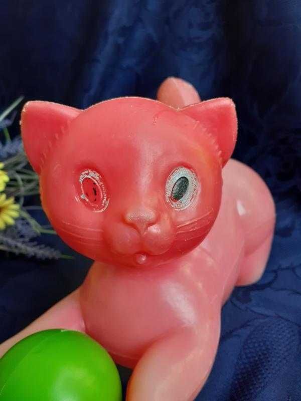 З-д Малыш Кот с мячиком пластмассовый винтаж ссср клеймо игрушка