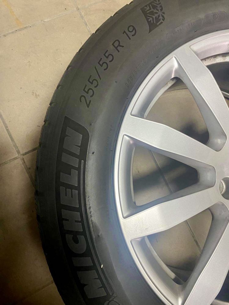 Felgi z oponami Porsche cayenne
