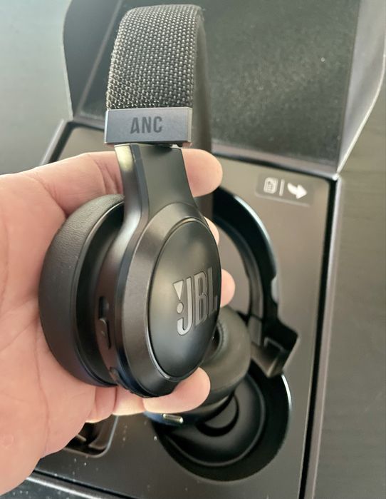 JBL Live 460NC na caixa como novos