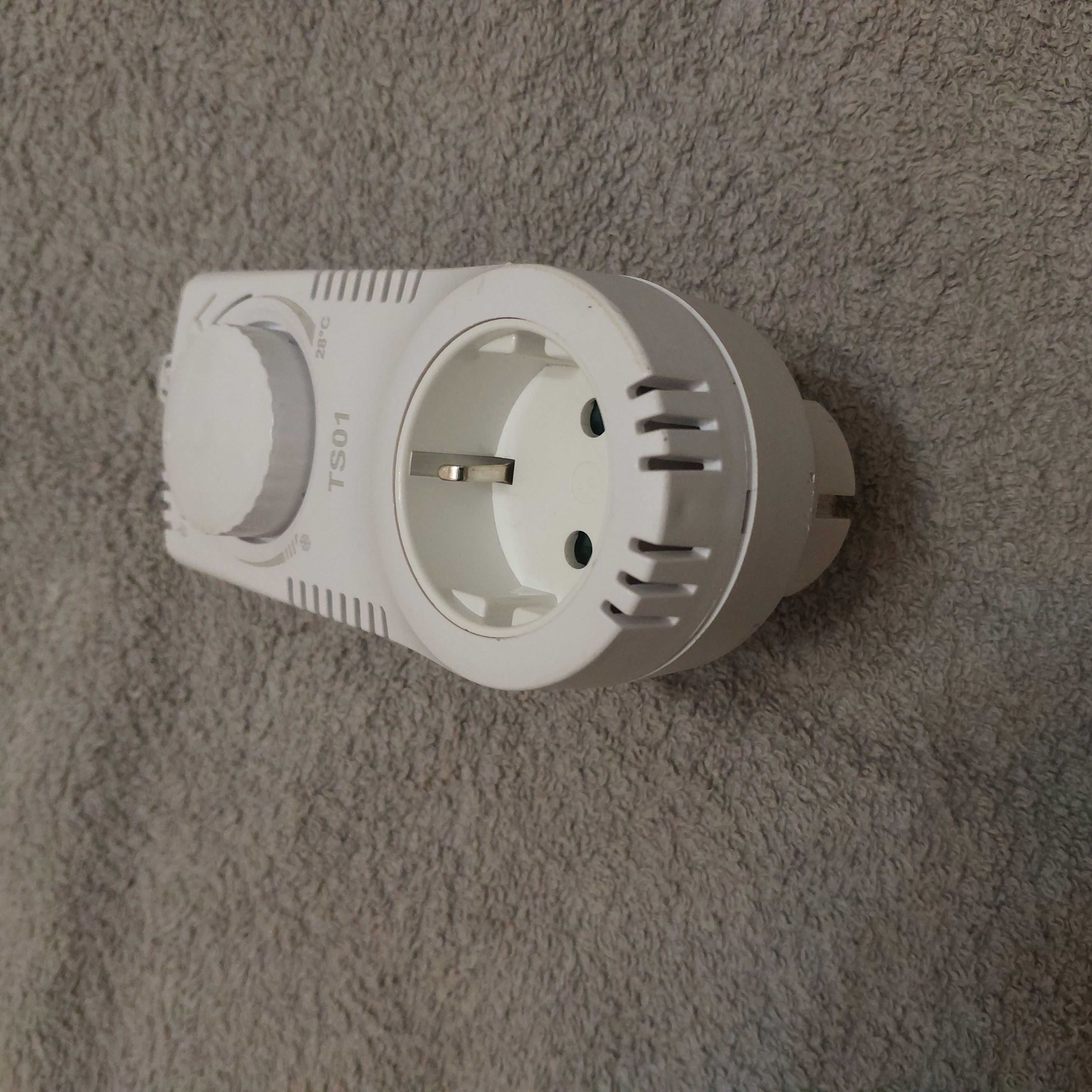 Termostat TS01 regulator temperatury w pomieszczeniu od 3 °C do 28 °C