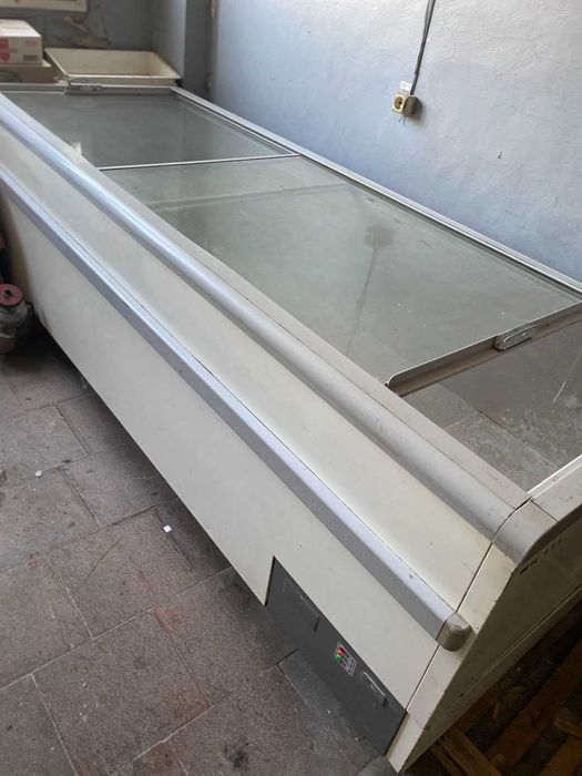 Морозильна скриня велика