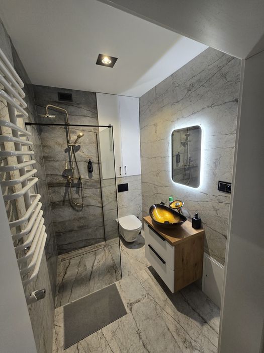 Apartament Centrum z jacuzzi,  prywatny parking, 3-pokojowe , klimatyz