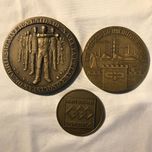 Lote 3 medalhas bronze - CIP, APU, 1ºMaio - 1976, 1977, 1978