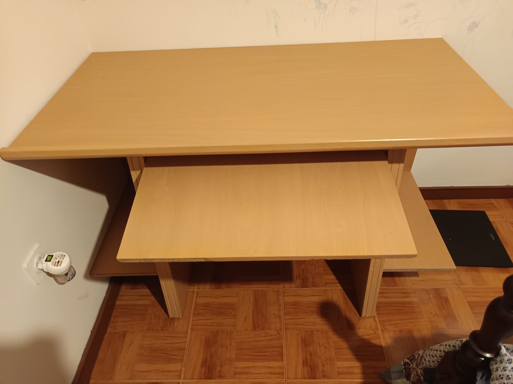 Secretaria 1,20m em bom estado