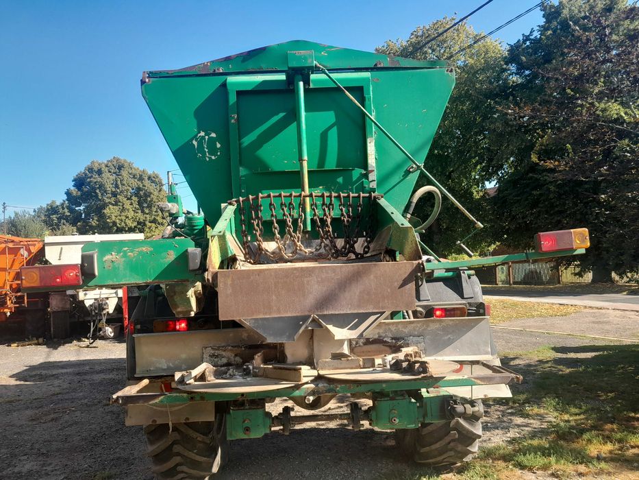 Rozsiewacz wapna, nawozu  Gustrower D056A