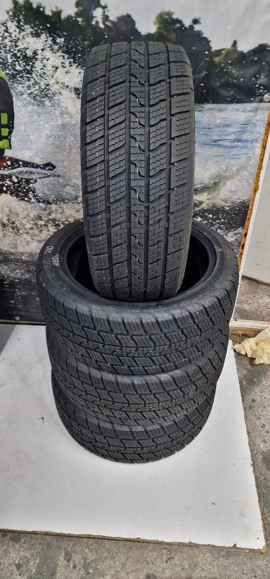 E22 4x 225/45R17 Lanvigator Catchfors A/S All Season 94W XL wielosezon