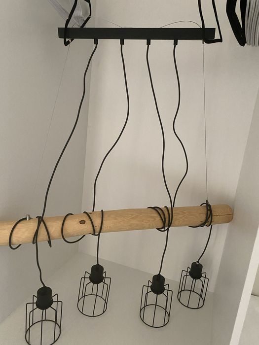 Lampa wisząca z belka sosnowa