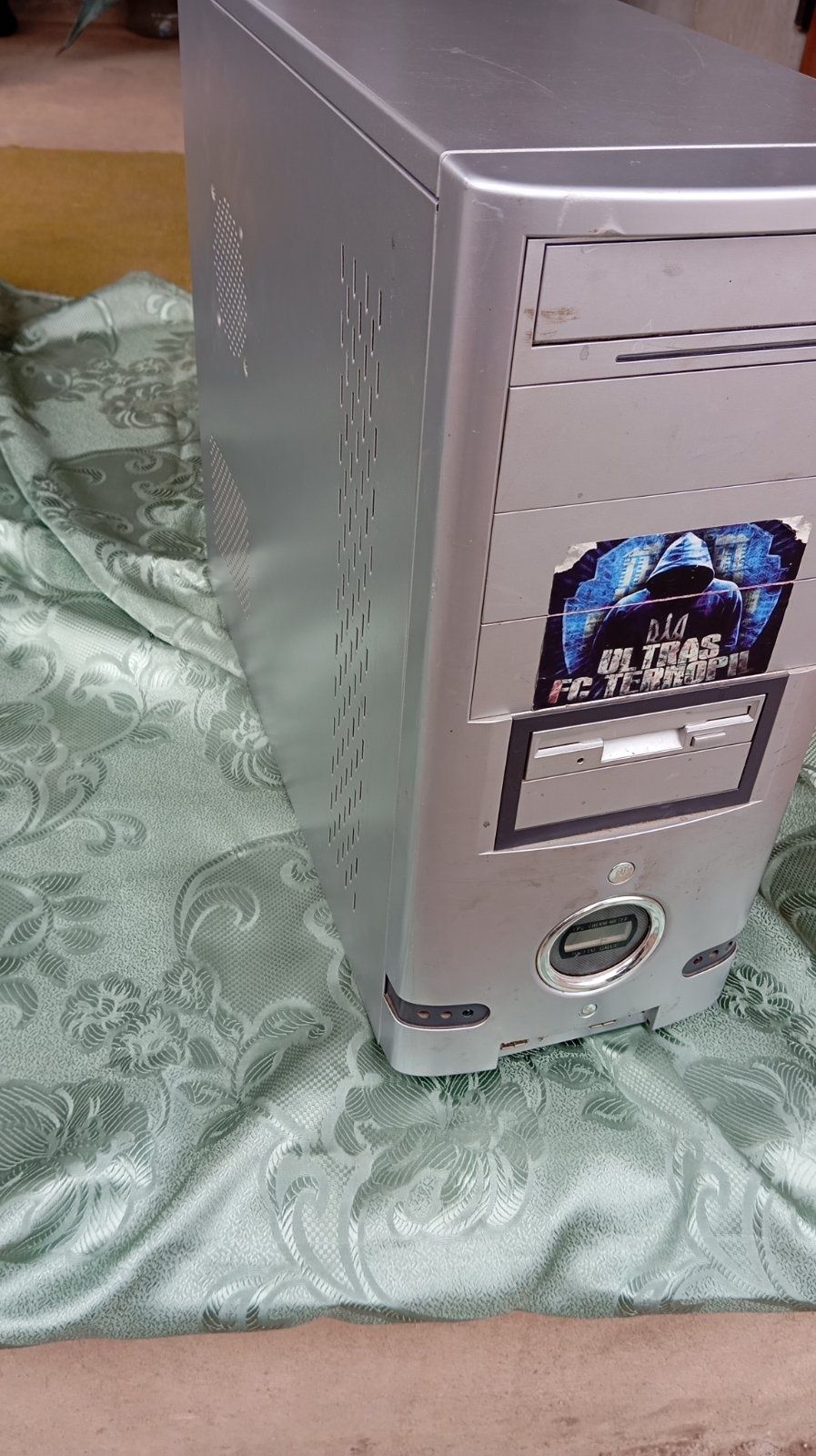 Пк 2 ядерний процесор 2.6g DDR 2gb HDD 1 TB