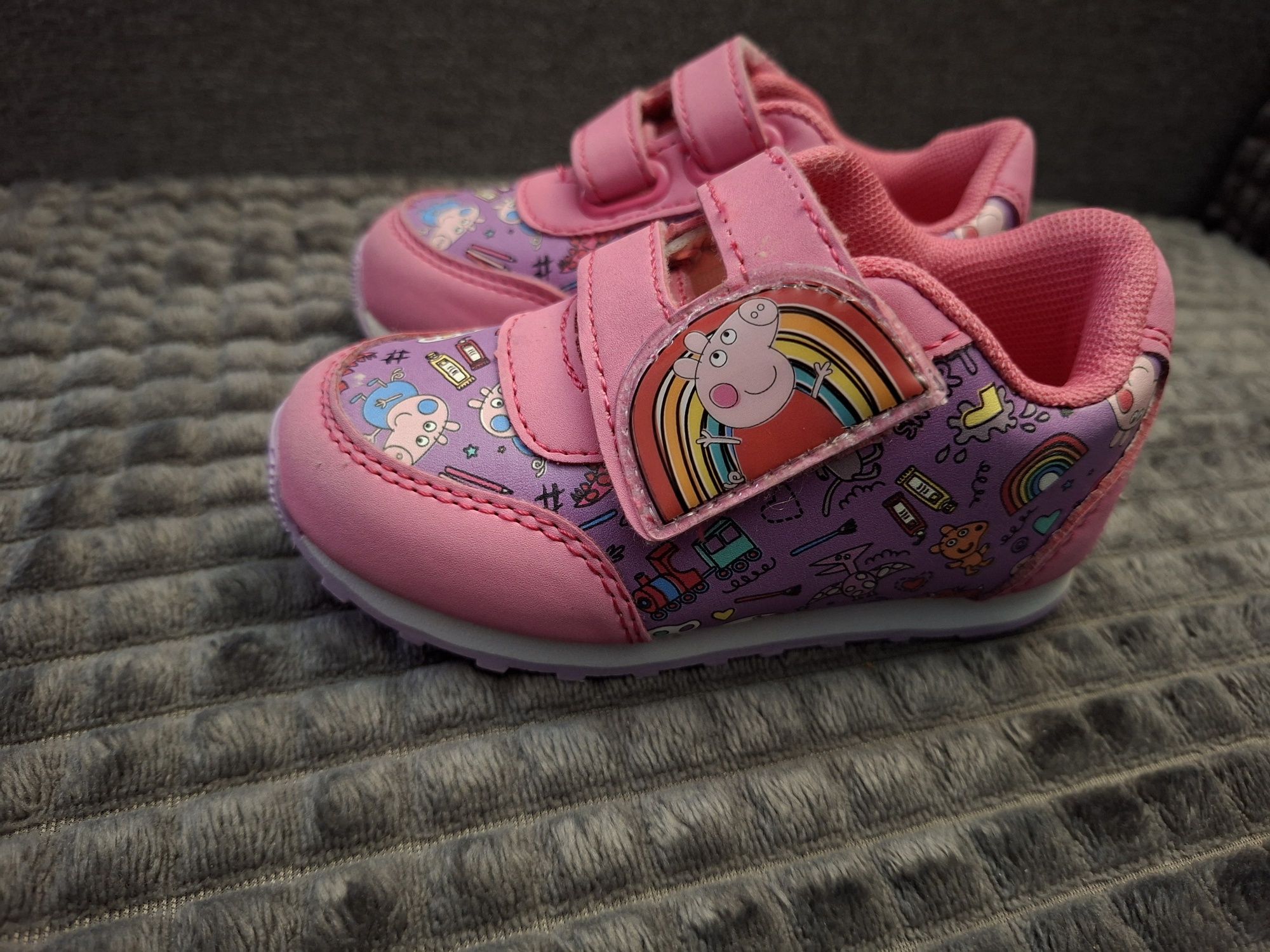 Adidasy Świnka Peppa rozmiar 22